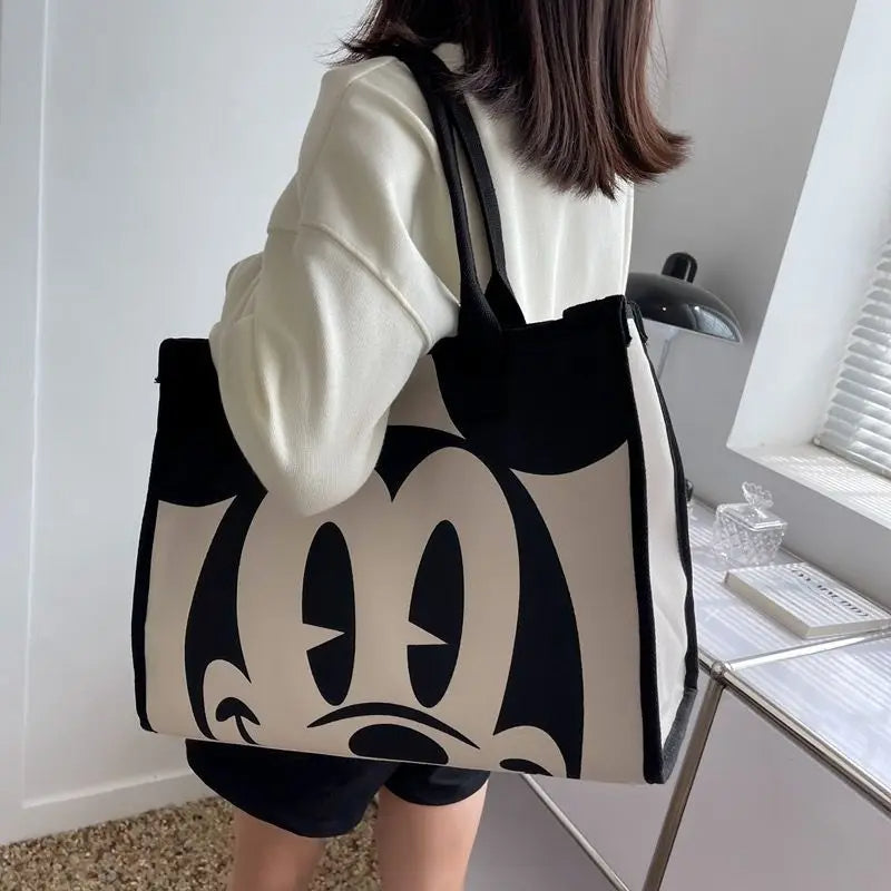 Minimalist Cartoon Shopper