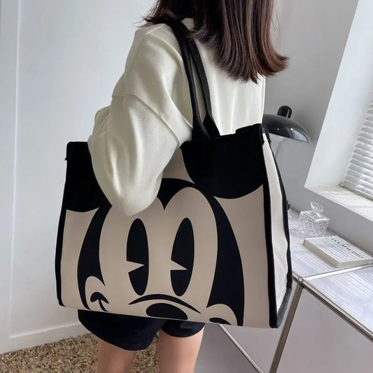 Minimalist Cartoon Shopper